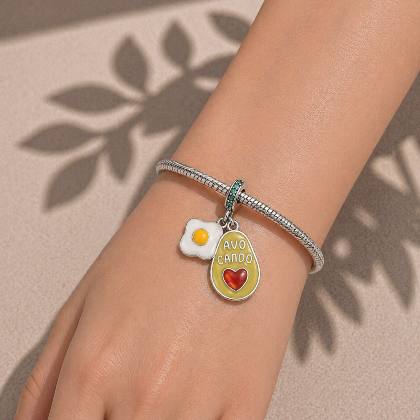 Avokado & Stekt Ägg Hängande Berlock – Sterlingsilver