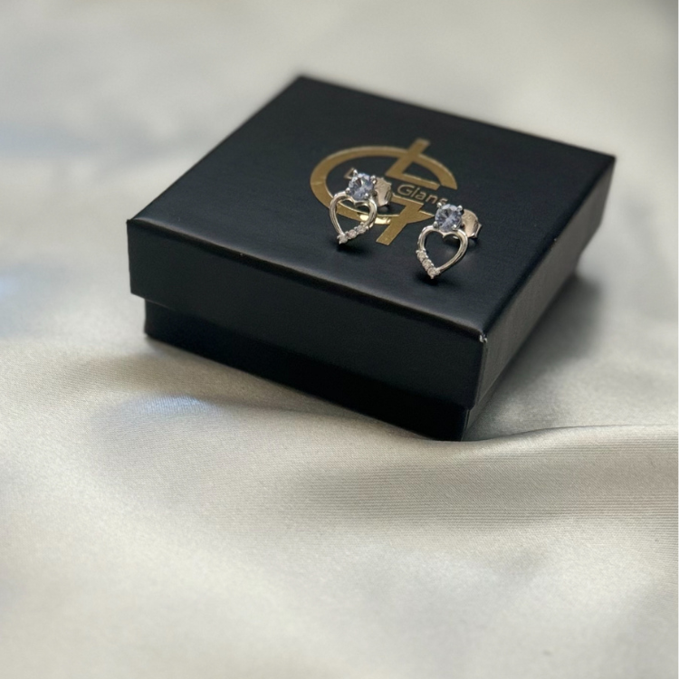 Eleganta hjärtformade örhängen i 925 silver med blå kubisk zirkonia