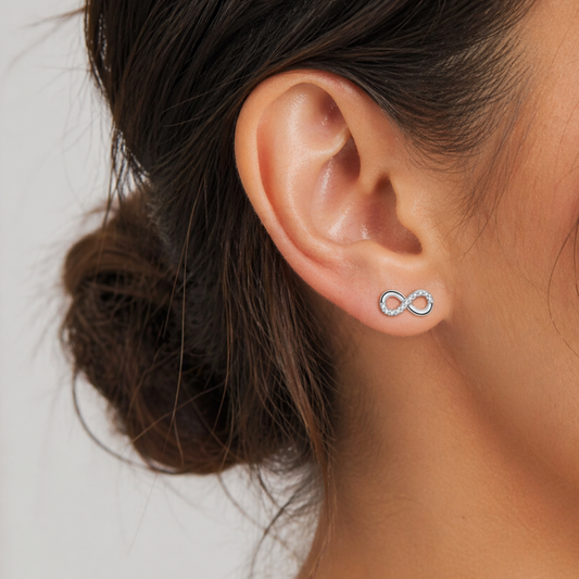 Infinity-örhängen i 925 sterlingsilver med gnistrande kubisk zirkonia